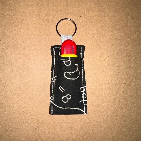 Handmade lip balm holder keychain - Picture 1 of 4